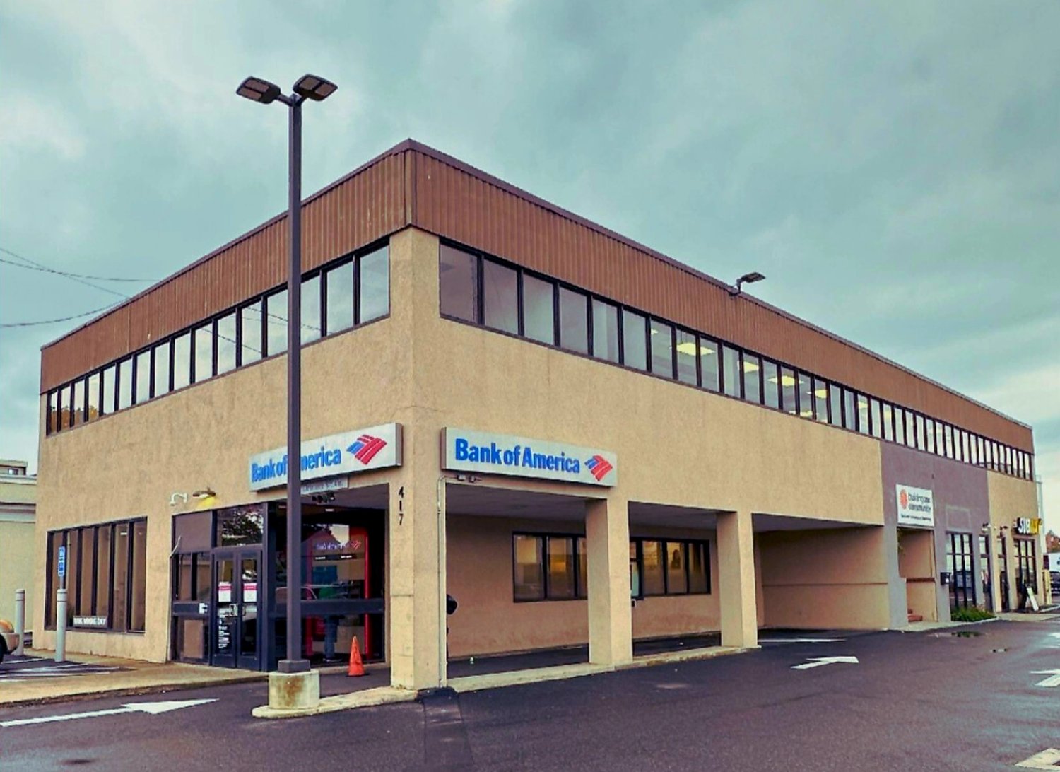 Amazing Opportunity with Drive-thru!