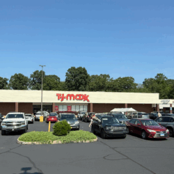 Jr. Anchor Center with Stop & Shop